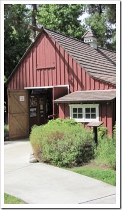 Walt's Barn | Tavres.com